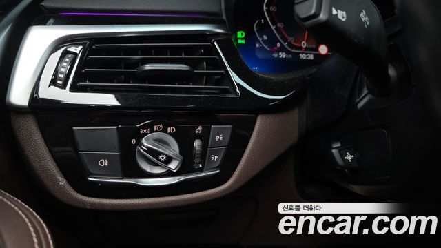 BMW 5 Series (G30) 530i xDrive M Sport Package 2023 — фото 17