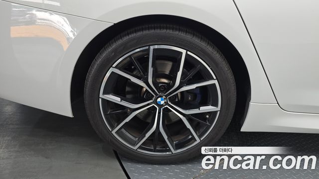 BMW 5 Series (G30) 530i xDrive M Sport Package 2023 — фото 32