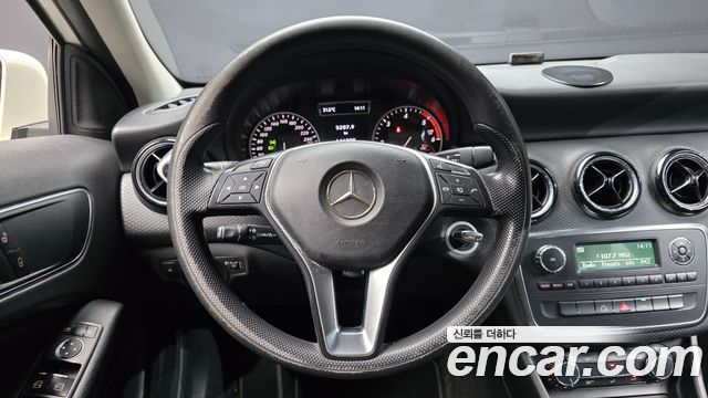 Mercedes-Benz A-Class (W176) A200 CDI 2014 — фото 17
