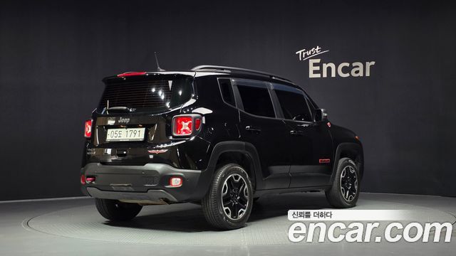 Jeep Renegade 2.0 Diesel Tailhawk AWD 2018 — фото 2
