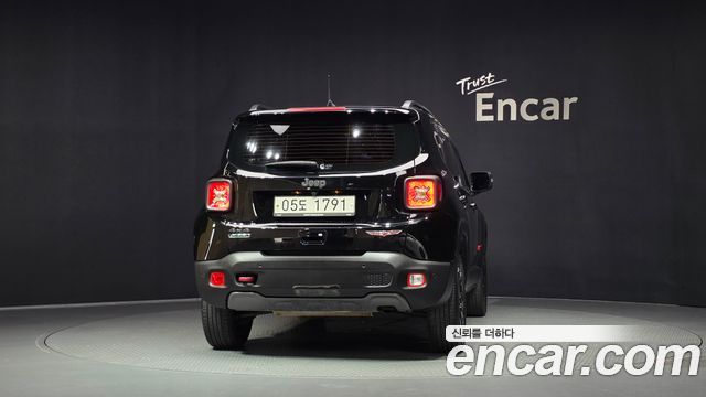 Jeep Renegade 2.0 Diesel Tailhawk AWD 2018 — фото 4
