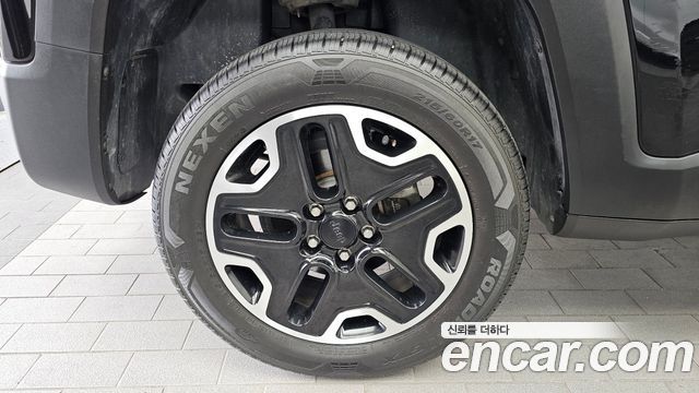 Jeep Renegade 2.0 Diesel Tailhawk AWD 2018 — фото 5