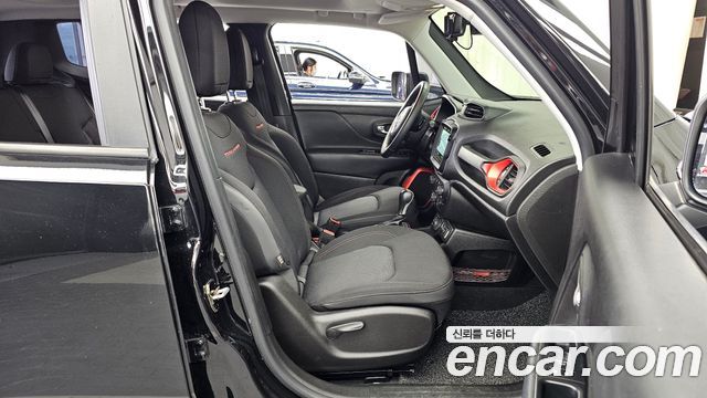 Jeep Renegade 2.0 Diesel Tailhawk AWD 2018 — фото 11