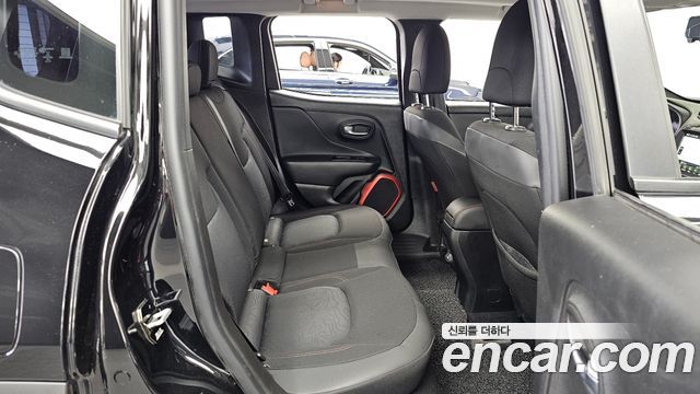 Jeep Renegade 2.0 Diesel Tailhawk AWD 2018 — фото 12