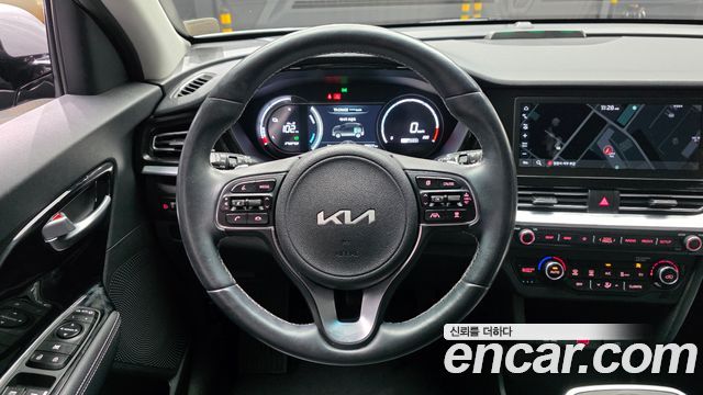 Kia Niro EV Prestige 2022 — фото 13