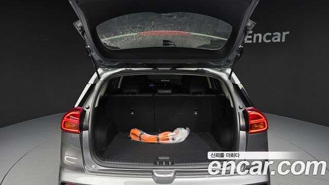 Kia Niro EV Prestige 2022 — фото 20