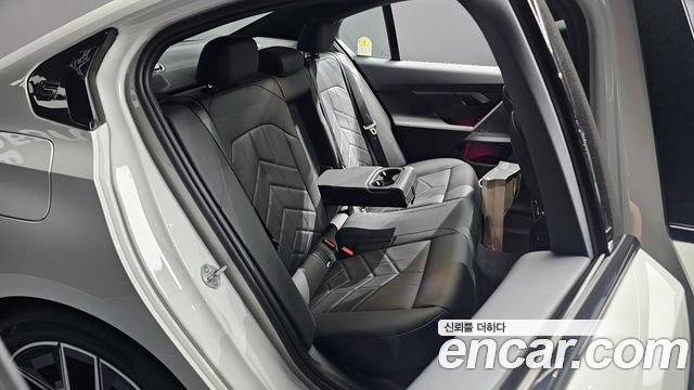 BMW 5 Series (G60) 523d M Sport 2025 — фото 11