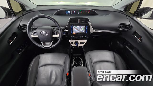 Toyota Prius (IV) 1.8 E 2018 — фото 7