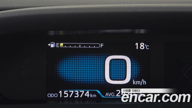 Toyota Prius (IV) 1.8 E 2018 — фото 8