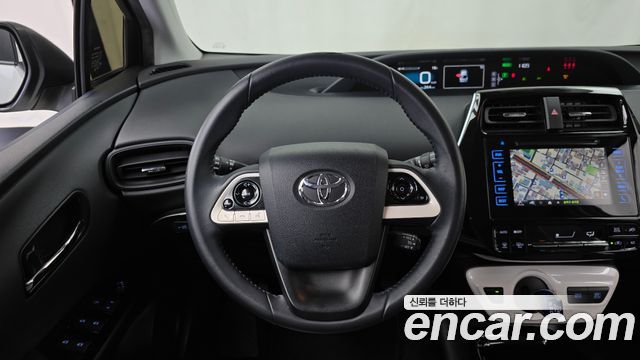 Toyota Prius (IV) 1.8 E 2018 — фото 17