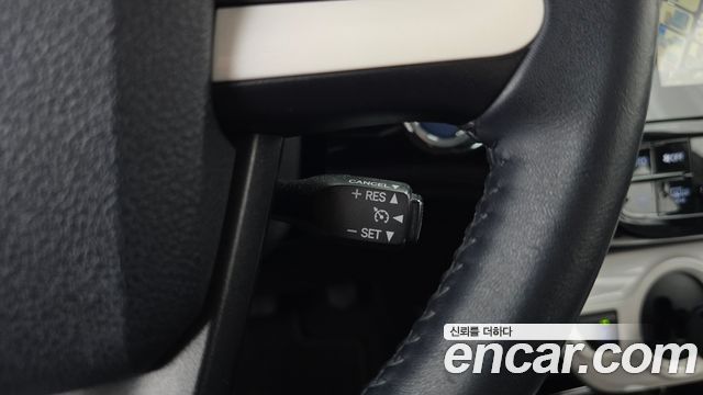 Toyota Prius (IV) 1.8 E 2018 — фото 21