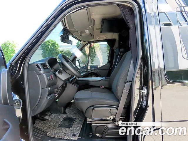 Renault Korea Master 2.3 13-Seater 2020 — фото 5