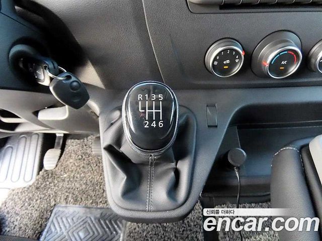 Renault Korea Master 2.3 13-Seater 2020 — фото 16