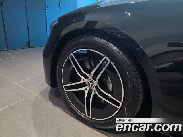Mercedes-Benz E-Class (W214) E300 4MATIC AMG Line 2025 — фото 5