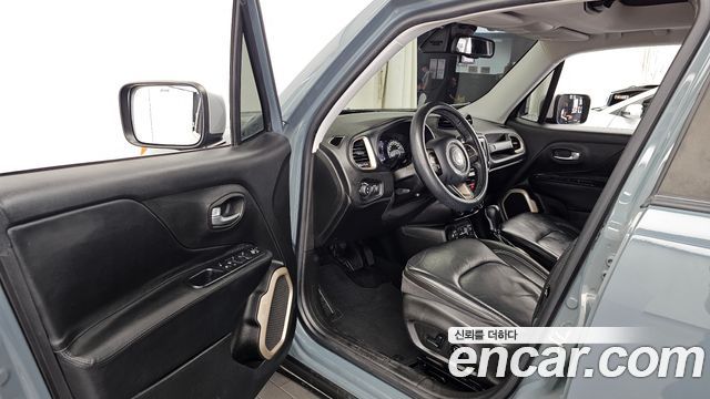 Jeep Renegade 2.0 Diesel Limited AWD 2015 — фото 10