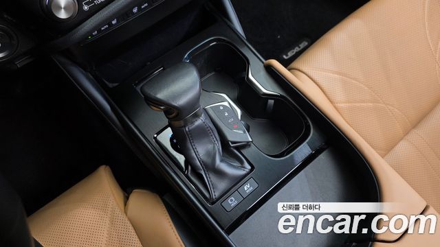 Lexus ES300h (VII) Luxury Plus 2023 — фото 9
