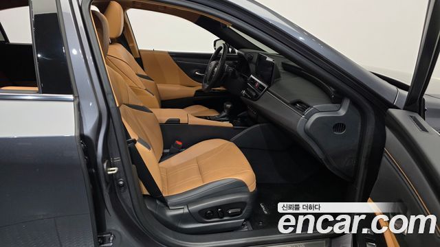 Lexus ES300h (VII) Luxury Plus 2023 — фото 11