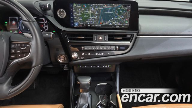 Lexus ES300h (VII) Luxury Plus 2023 — фото 15