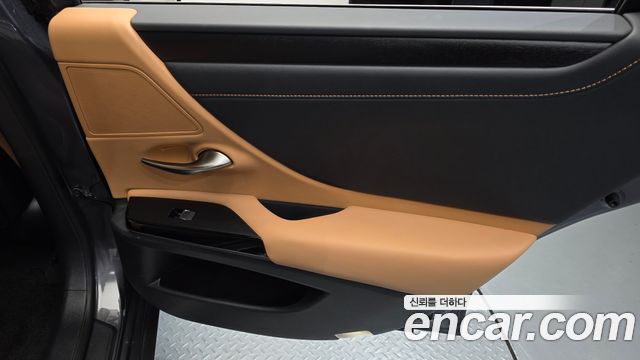 Lexus ES300h (VII) Luxury Plus 2023 — фото 25