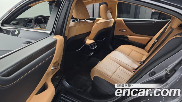 Lexus ES300h (VII) Luxury Plus 2023 — фото 26