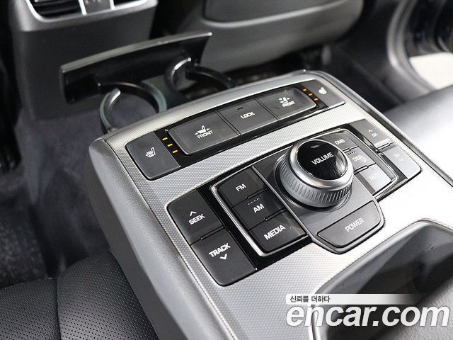 Genesis G80 3.3 GDI AWD Luxury 2019 — фото 18