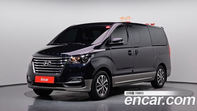 Hyundai Grand Starex Urban 9-Seater Exclusive