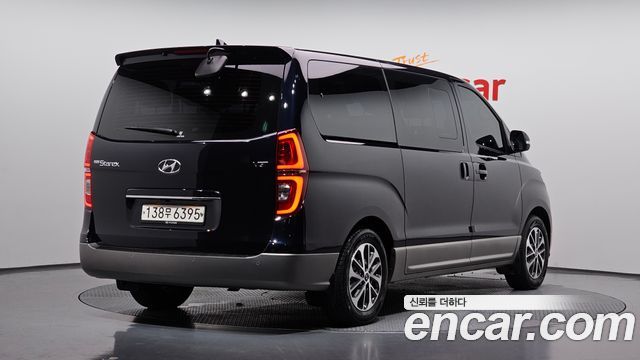 Hyundai Grand Starex Urban 9-Seater Exclusive 2021 — фото 2