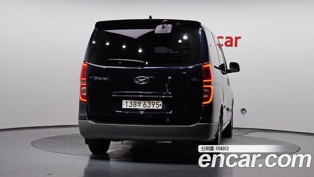 Hyundai Grand Starex Urban 9-Seater Exclusive 2021 — фото 4