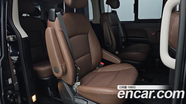 Hyundai Grand Starex Urban 9-Seater Exclusive 2021 — фото 12