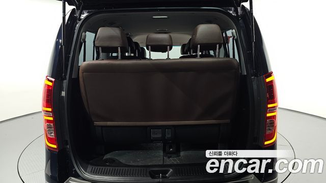 Hyundai Grand Starex Urban 9-Seater Exclusive 2021 — фото 20