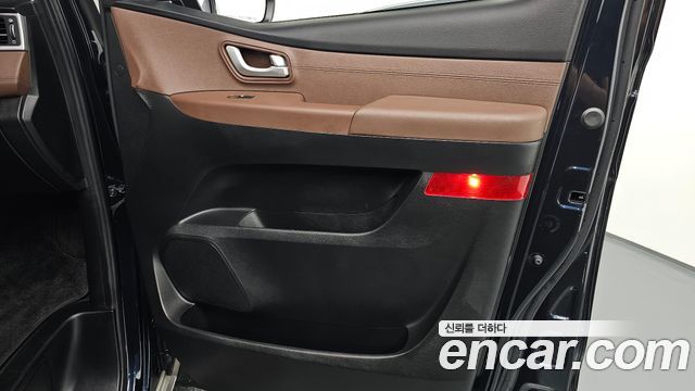 Hyundai Grand Starex Urban 9-Seater Exclusive 2021 — фото 24