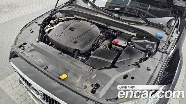 Volvo V90 Cross Country T5 Pro AWD 2018 — фото 6
