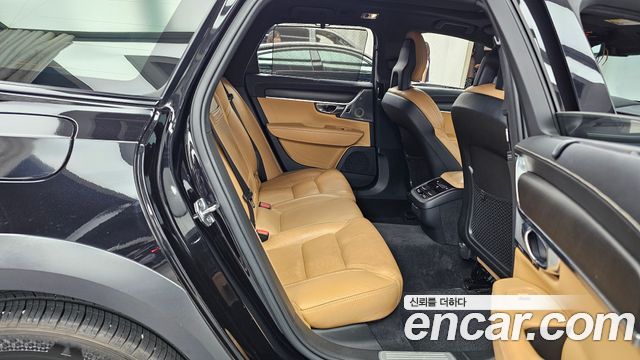 Volvo V90 Cross Country T5 Pro AWD 2018 — фото 16