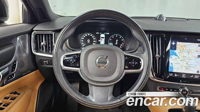 Volvo V90 Cross Country T5 Pro AWD 2018 — фото 17