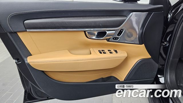Volvo V90 Cross Country T5 Pro AWD 2018 — фото 30