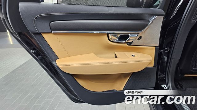 Volvo V90 Cross Country T5 Pro AWD 2018 — фото 31