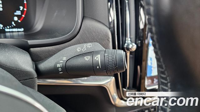 Volvo V90 Cross Country T5 Pro AWD 2018 — фото 34
