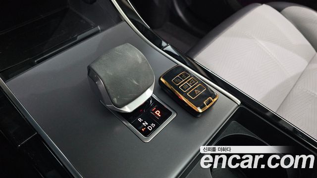 Land Rover Range Rover Velar 3.0 P400 Dynamic HSE 2024 — фото 9