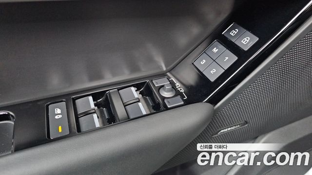 Land Rover Range Rover Velar 3.0 P400 Dynamic HSE 2024 — фото 13