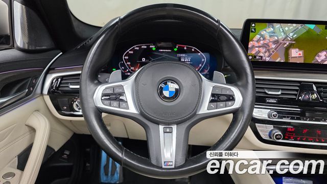 BMW 5 Series (G30) M550i xDrive 2021 — фото 37