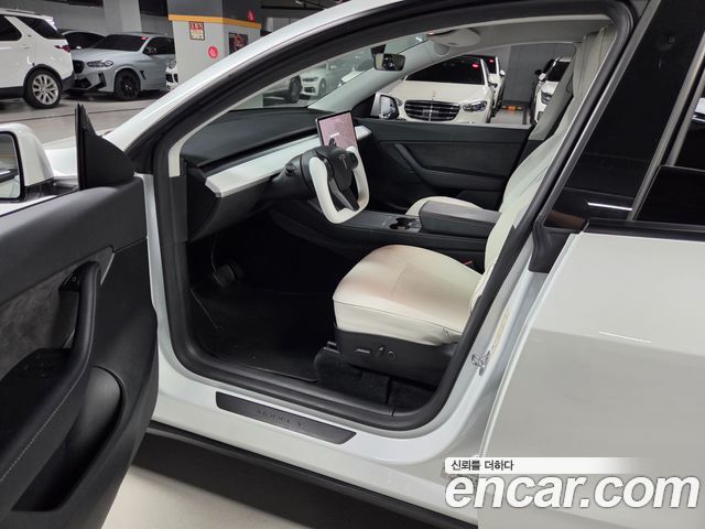 Tesla Model Y Standard Range RWD 2021 — фото 10