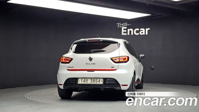 Renault Korea Clio Intens 2018 — фото 4