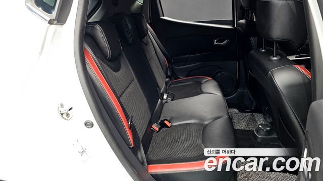 Renault Korea Clio Intens 2018 — фото 11