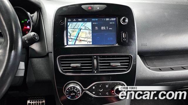 Renault Korea Clio Intens 2018 — фото 14