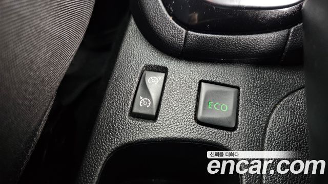 Renault Korea Clio Intens 2018 — фото 19