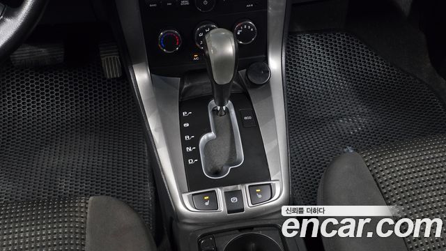 Chevrolet Captiva 2WD LS 2015 — фото 9