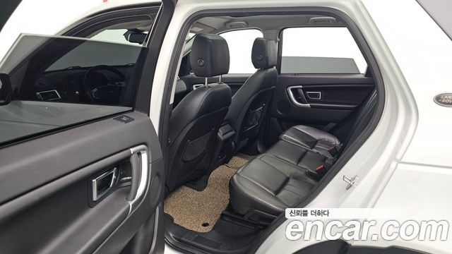 Land Rover Discovery Sport 2.0 TD4 SE 2017 — фото 11