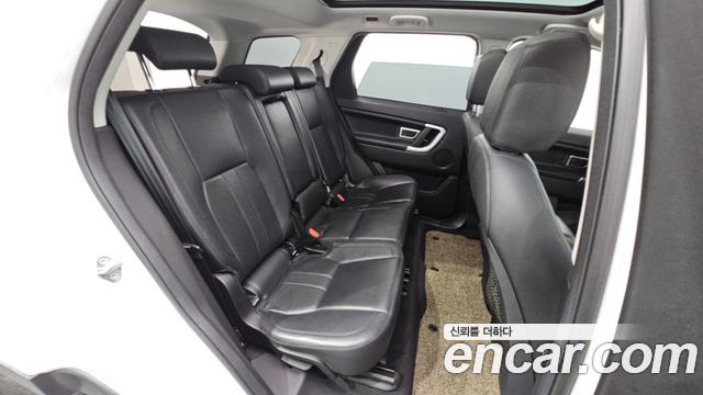 Land Rover Discovery Sport 2.0 TD4 SE 2017 — фото 12