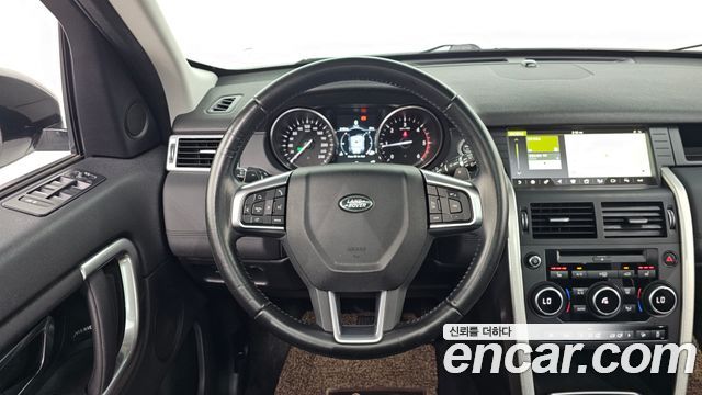Land Rover Discovery Sport 2.0 TD4 SE 2017 — фото 13