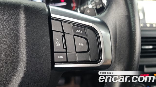 Land Rover Discovery Sport 2.0 TD4 SE 2017 — фото 17